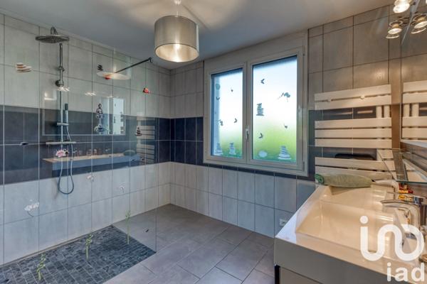 Maison à vendre 5 pièces 137 m² Saint-Martin-d'Hères