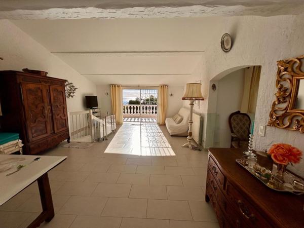 Maison à SAINT-RAPHAEL, 83530 - 5 pièces 158m²