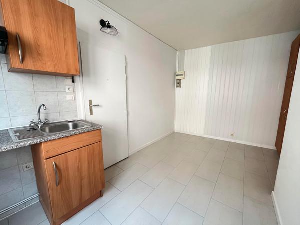 Charmant studio situé au coeur du centre ville de LUZARCHES