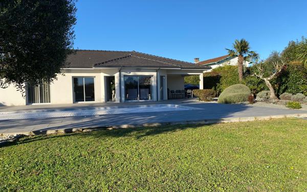 Maison à vendre    5 pièces •  Bouliac