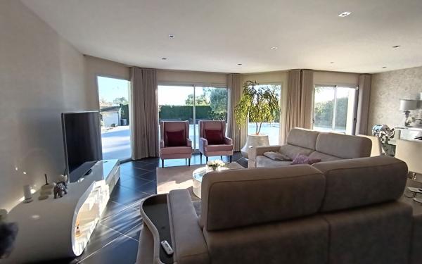 Maison à vendre    5 pièces •  Bouliac