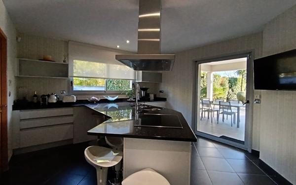 Maison à vendre    5 pièces •  Bouliac