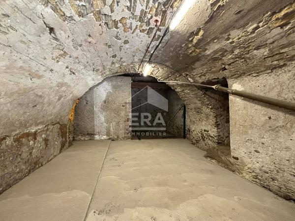 Espace de stockage 50m² - CHATEAU ARNOUX