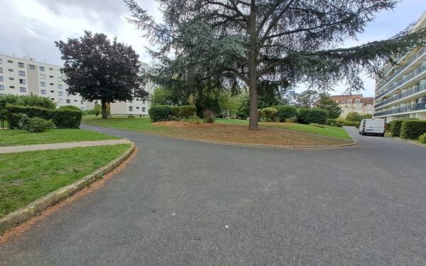 Appartement à vendre    3 pièces • 63 m2 Corbeil-Essonnes