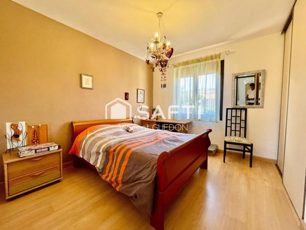 Maison avec piscine et Grand garage