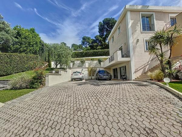 Vente Villa 6 pièces 270 m2 à Mougins