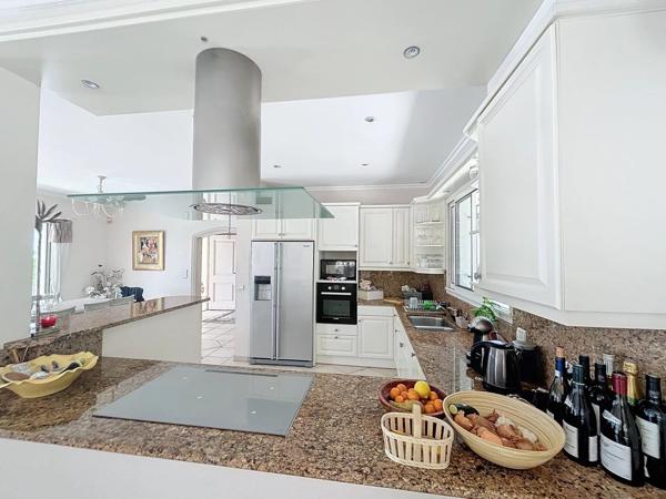 Vente Villa 6 pièces 270 m2 à Mougins