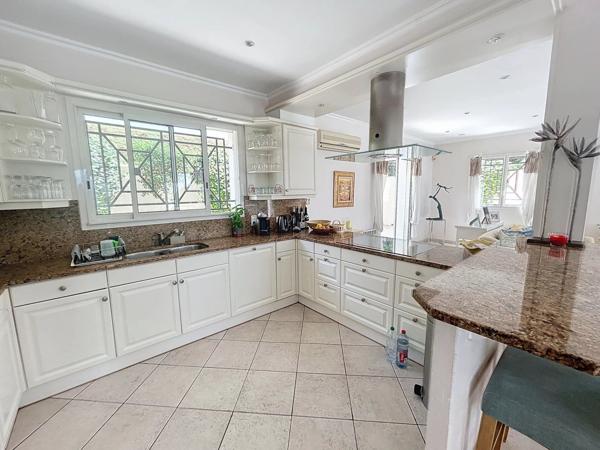 Vente Villa 6 pièces 270 m2 à Mougins