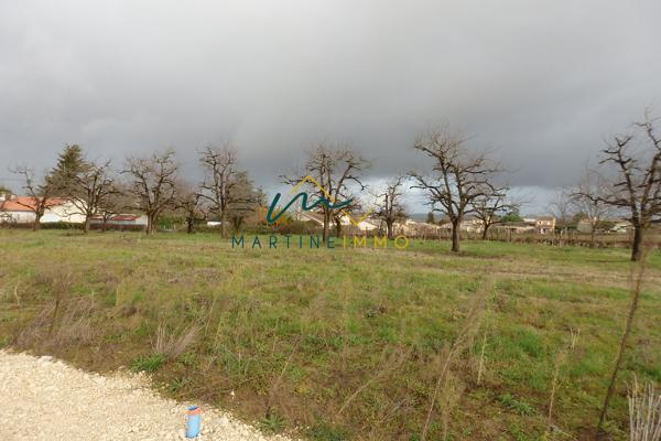 A VENDRE TERRAIN VIABILISE A LEVIGNAC DE GUYENNE