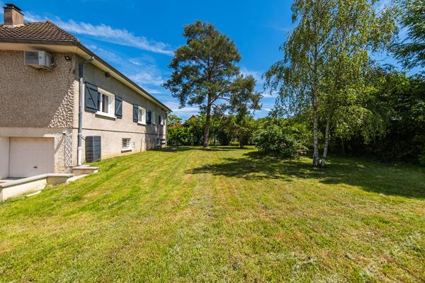 Maison familiale à Fontaines de 195 m² avec 5 chambres