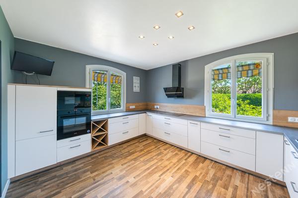Maison familiale à Fontaines de 195 m² avec 5 chambres