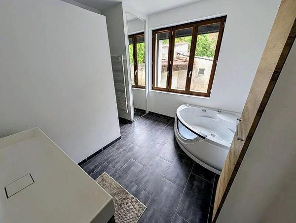Vente                                                      Maison
                        
                     5 pièces                      94 m2                     à Miramas