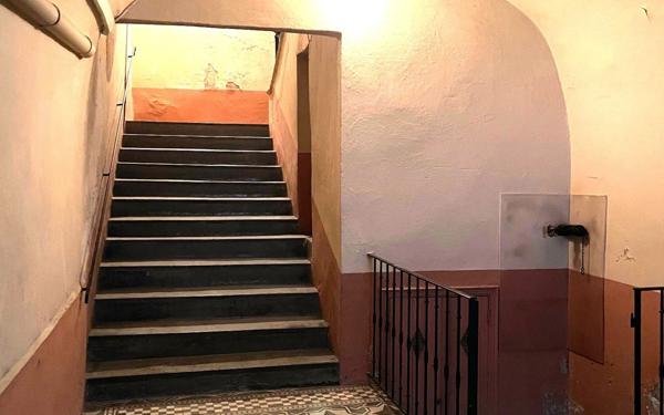 Appartement à vendre    5 pièces • 255,40 m2 Aubenas