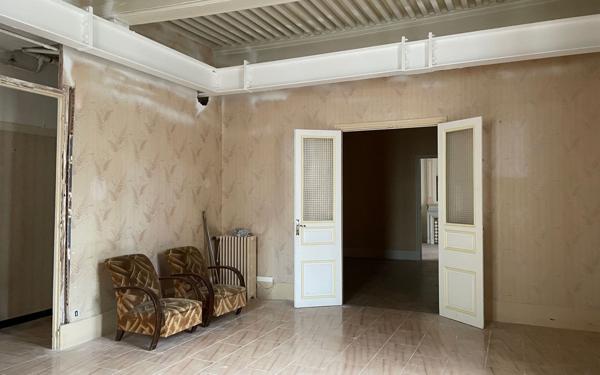 Appartement à vendre    5 pièces • 255,40 m2 Aubenas