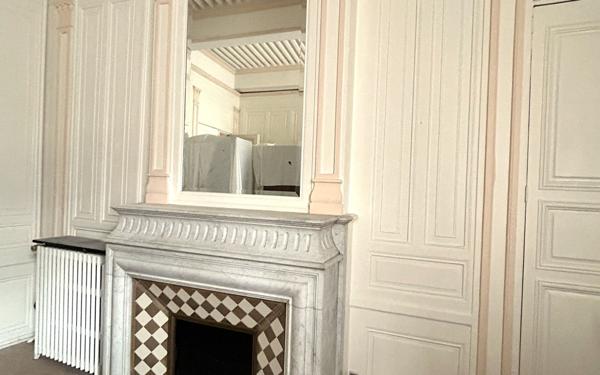 Appartement à vendre    5 pièces • 255,40 m2 Aubenas