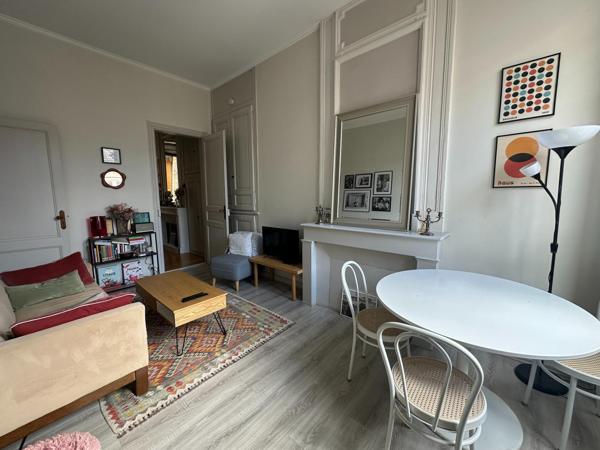 À VENDRE – T2 de 51 m² avec Chambre Étudiante de 11m² – Bordeaux Centre Historique