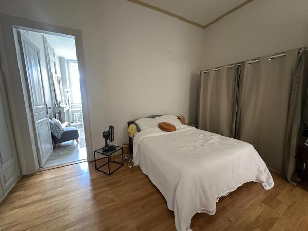 À VENDRE – T2 de 51 m² avec Chambre Étudiante de 11m² – Bordeaux Centre Historique