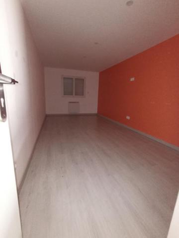 Local Artisanal 103m² sur 464m² de terrain, Pierrelatte 116 600HAI