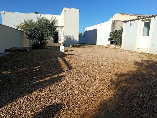 Local Artisanal 103m² sur 464m² de terrain, Pierrelatte 116 600HAI