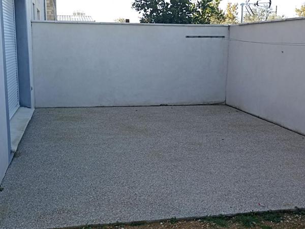 Local Artisanal 103m² sur 464m² de terrain, Pierrelatte 116 600HAI