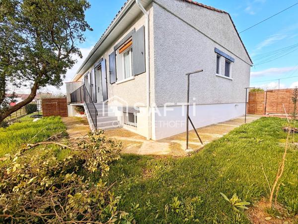 Maison clé en main – 93 m² habitables avec sous-sol total et aucun travaux à prévoir ! Dans un quartier recherché, à deux pas du collège, découvrez cette maison lumineuse, parfaitement entretenue, offrant confort, fonctionnalité et tranquillité. Un bien rare où il ne vous reste plus qu’à poser vos valises !