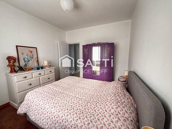 Maison clé en main – 93 m² habitables avec sous-sol total et aucun travaux à prévoir ! Dans un quartier recherché, à deux pas du collège, découvrez cette maison lumineuse, parfaitement entretenue, offrant confort, fonctionnalité et tranquillité. Un bien rare où il ne vous reste plus qu’à poser vos valises !