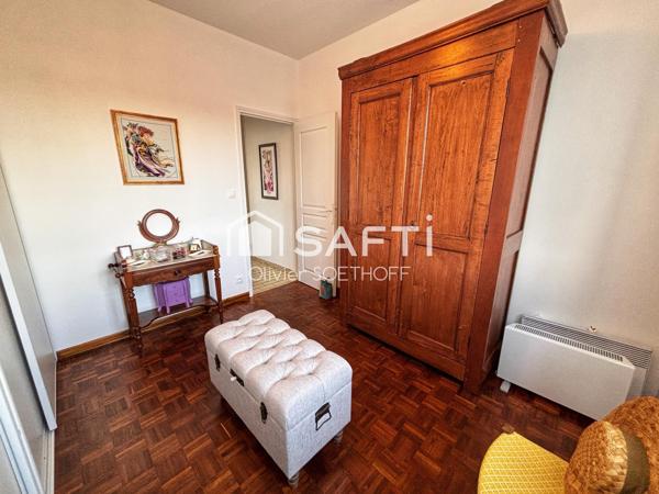 Maison clé en main – 93 m² habitables avec sous-sol total et aucun travaux à prévoir ! Dans un quartier recherché, à deux pas du collège, découvrez cette maison lumineuse, parfaitement entretenue, offrant confort, fonctionnalité et tranquillité. Un bien rare où il ne vous reste plus qu’à poser vos valises !