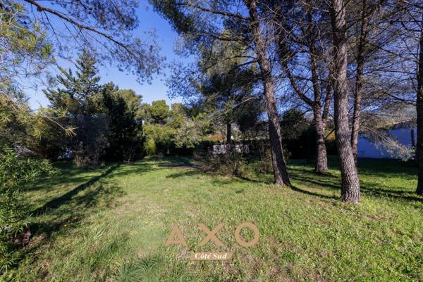 EXCLUSIVITE - GEMENOS - TERRAIN A BATIR - 1 200M2 - 399 000