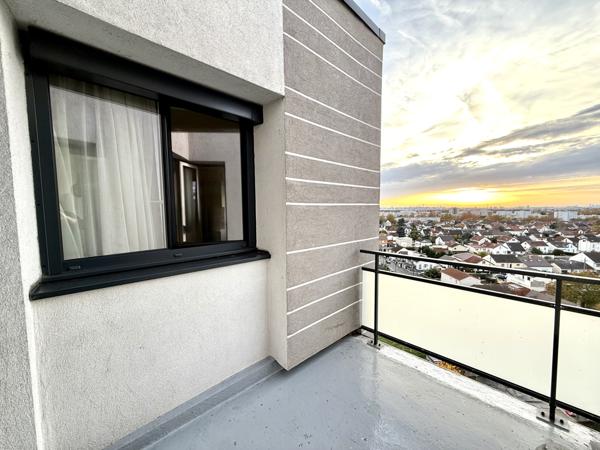 Sevran (93270) 4 Pièces avec balcon, cave proche RER B, futur métro