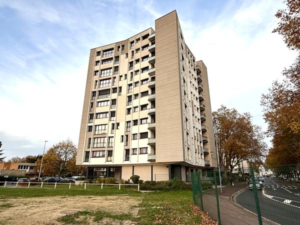 Sevran (93270) 4 Pièces avec balcon, cave proche RER B, futur métro