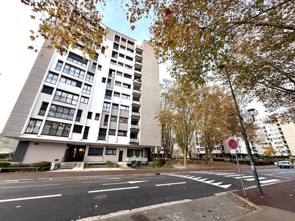 Sevran (93270) 4 Pièces avec balcon, cave proche RER B, futur métro