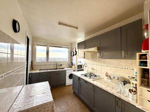 Sevran (93270) 4 Pièces avec balcon, cave proche RER B, futur métro