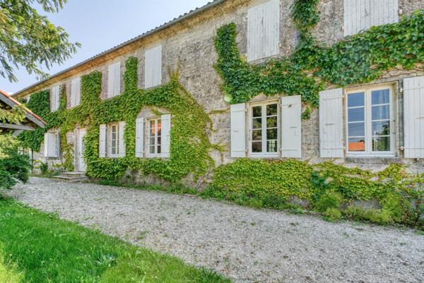 Maison Napoléonienne avec dépendances