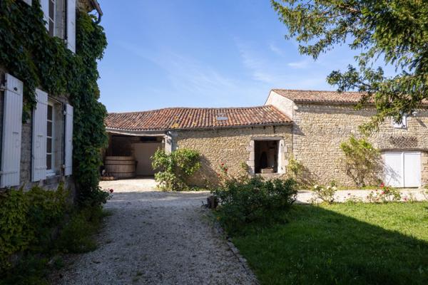 Maison Napoléonienne avec dépendances