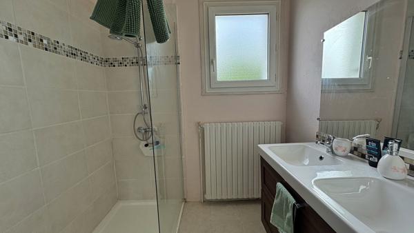 Maison
                                                                                                                                                                                                                                                                                                                        4 pièce(s)                                                                                                                                                                                                          3 chambre(s)                                                                                                                                                                                                          140  m²