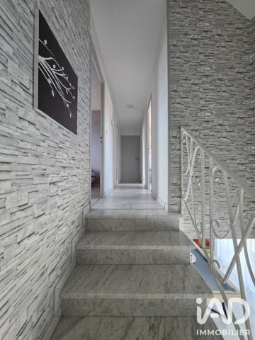 Maison à vendre 9 pièces 185 m² Magnet