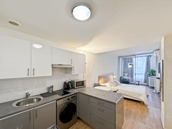 CANNES, banane, studio meublé 27 m² + loggia 4 m² climatisé