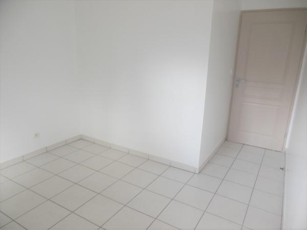 Toulouse 31500 Quartier JOLIMONT Sans frais agence Agréable T4 récent de 83.58m² très grand séjour, cuisine séparée, avec terrasse de 12.35m² 2 places de parking en sous sol