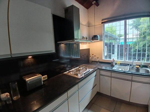 Belle villa familiale de 122 m² avec piscine sur terrain arboré  de 1230 m² à Saint-Benoît (97470)