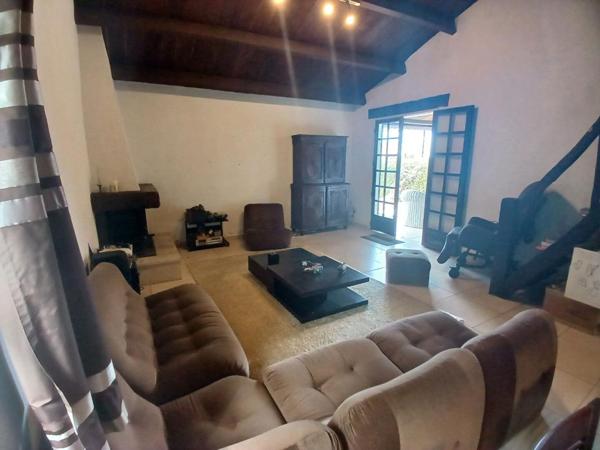 Belle villa familiale de 122 m² avec piscine sur terrain arboré  de 1230 m² à Saint-Benoît (97470)