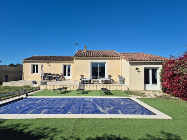 Maison à vendre 5 pièces 123m-ROQUEMAURE (30), piscine, sans vis-à-vis- terrain 900m²