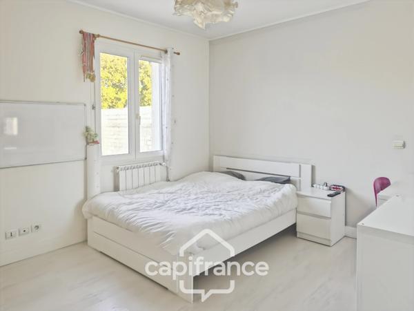 Maison à vendre 5 pièces 123m-ROQUEMAURE (30), piscine, sans vis-à-vis- terrain 900m²