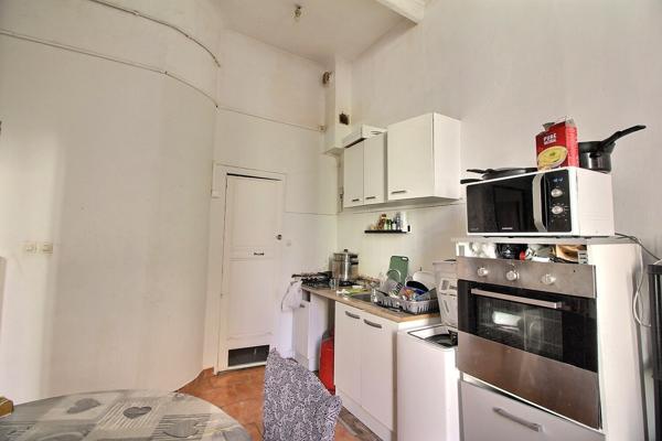 Marseille (13002) Marseille République /panier T2 immeuble ancien