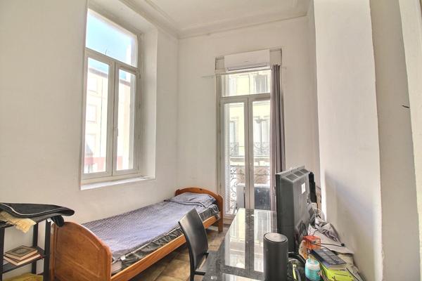 Marseille (13002) Marseille République /panier T2 immeuble ancien