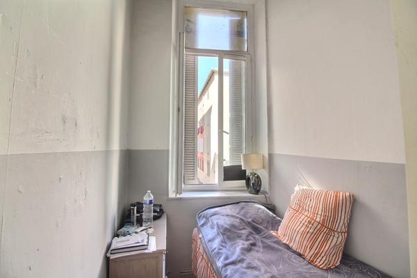 Marseille (13002) Marseille République /panier T2 immeuble ancien