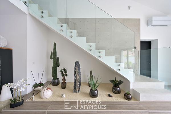 Maison rénovée avec piscine et terrasses à deux pas de la mer