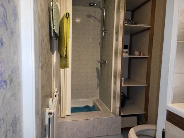 Maison T5 avec terrain de 1270m² et nombreuses dépendances