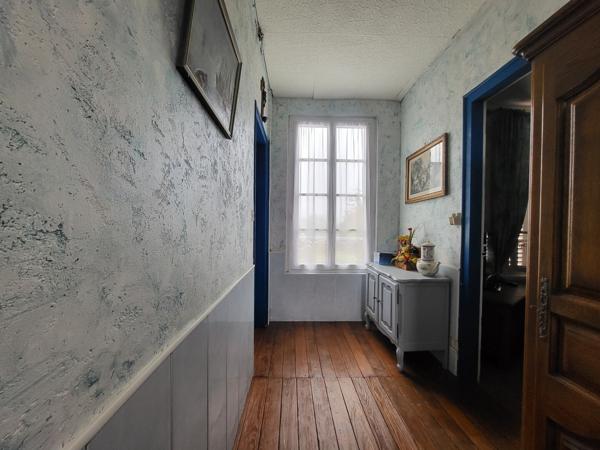 Maison T5 avec terrain de 1270m² et nombreuses dépendances