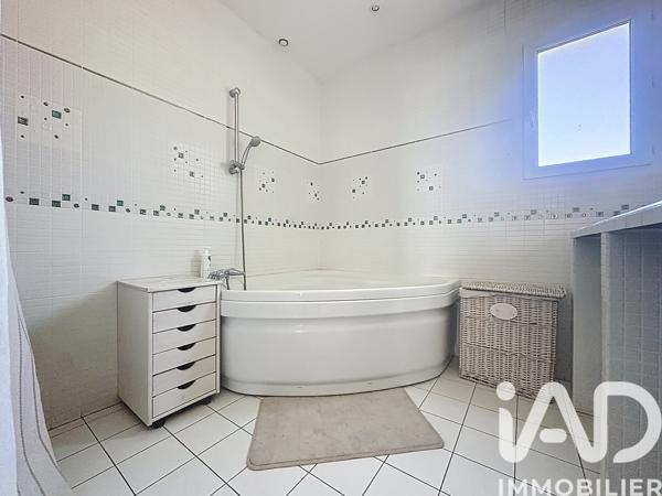 Maison à vendre 6 pièces 135 m² Le Château-d'Oléron