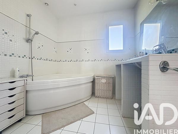 Maison à vendre 6 pièces 135 m² Le Château-d'Oléron